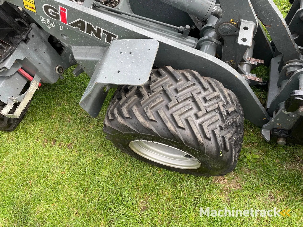 Giant 263SWT shovel kniklader met slechts 286 uur