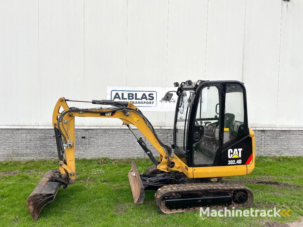 Caterpillar 302.4D graafmachine Yanmar 2400 kg!