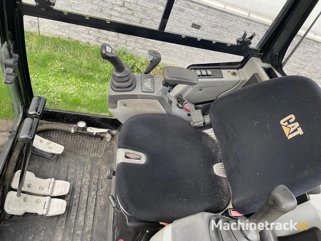 Caterpillar 302.4D graafmachine Yanmar 2400 kg!