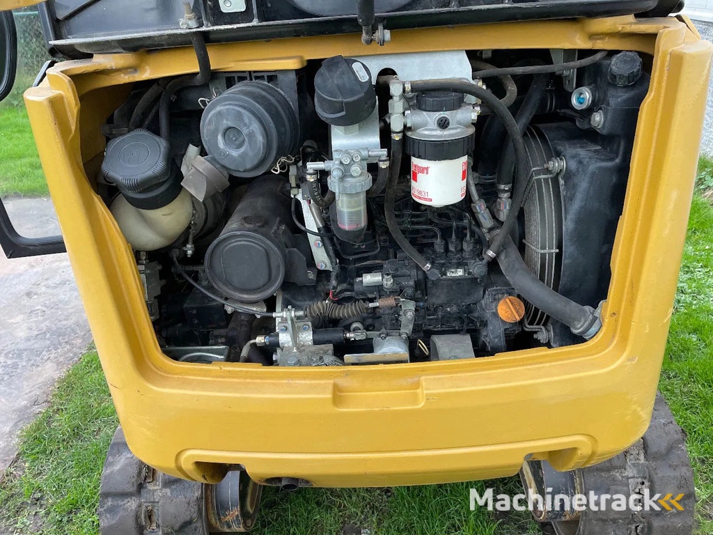 Caterpillar 302.4D graafmachine Yanmar 2400 kg!