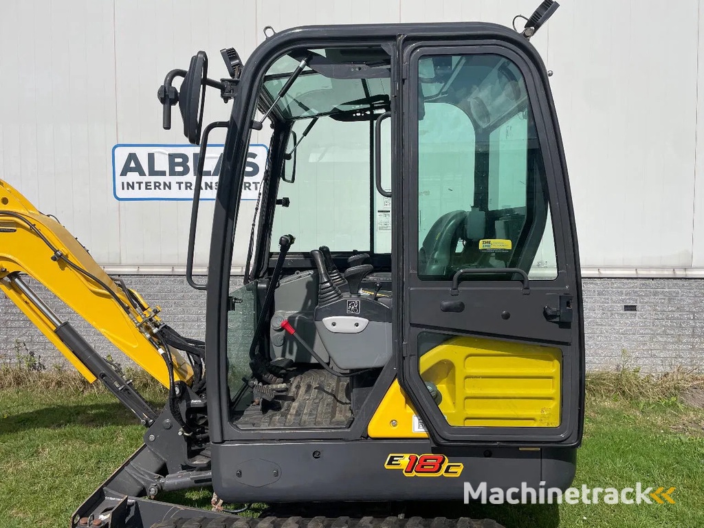 New Holland E18C graafmachine Yanmar met 670 uur nieuwstaat! met Sloopsorteer functie