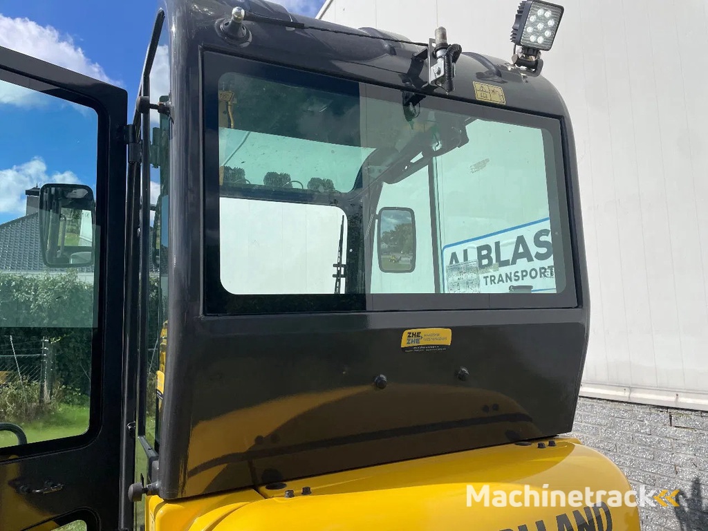 New Holland E18C graafmachine Yanmar met 670 uur nieuwstaat! met Sloopsorteer functie