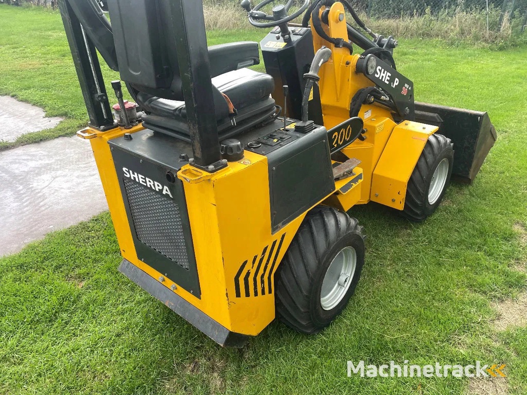 SHERPA 200 shovel kniklader