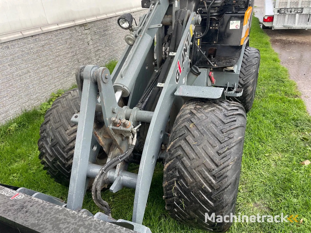 Giant G2500HD Xtra shovel