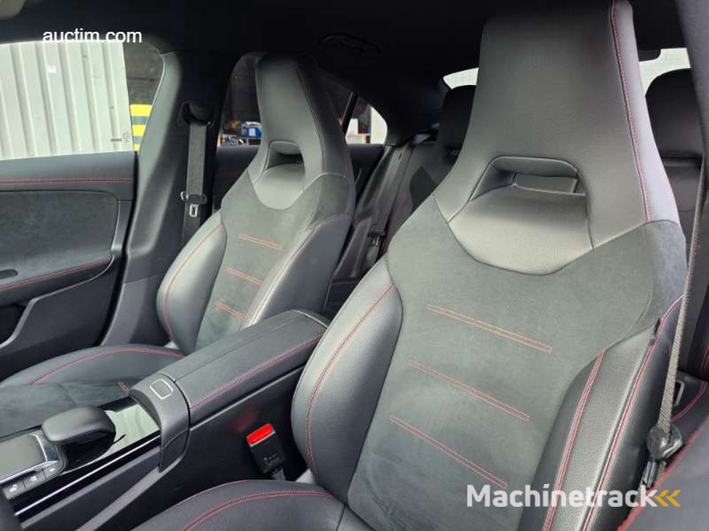 Mercedes-Benz CLA 200 AMG Pack