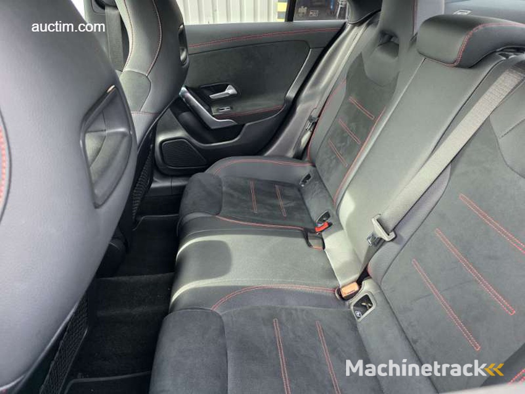 Mercedes-Benz CLA 200 AMG Pack