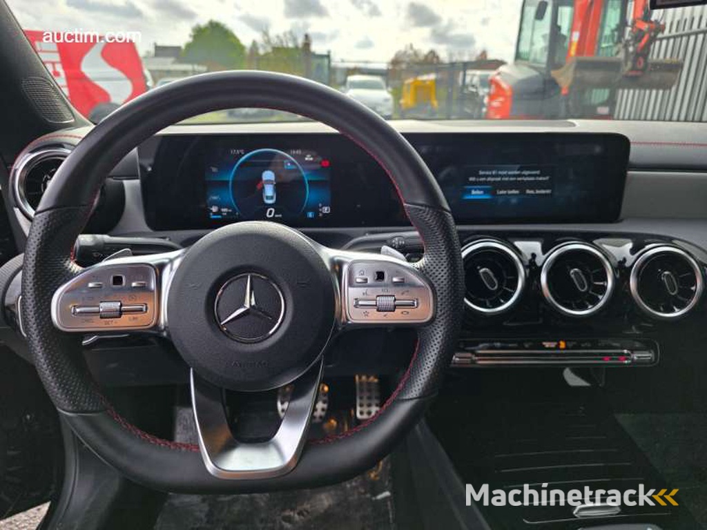 Mercedes-Benz CLA 200 AMG Pack