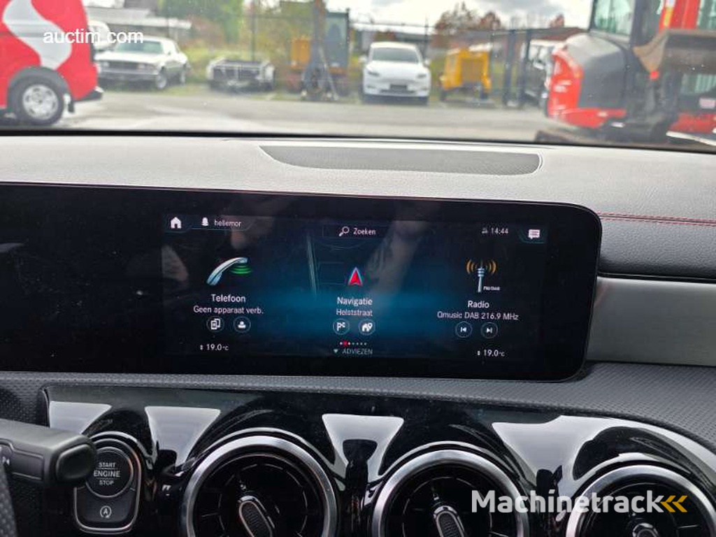 Mercedes-Benz CLA 200 AMG Pack