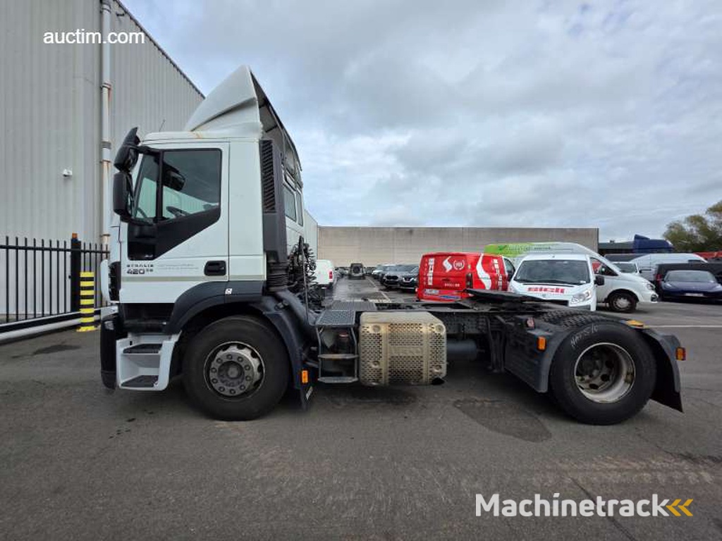 Iveco Stralis 420 Standard tractor 2014