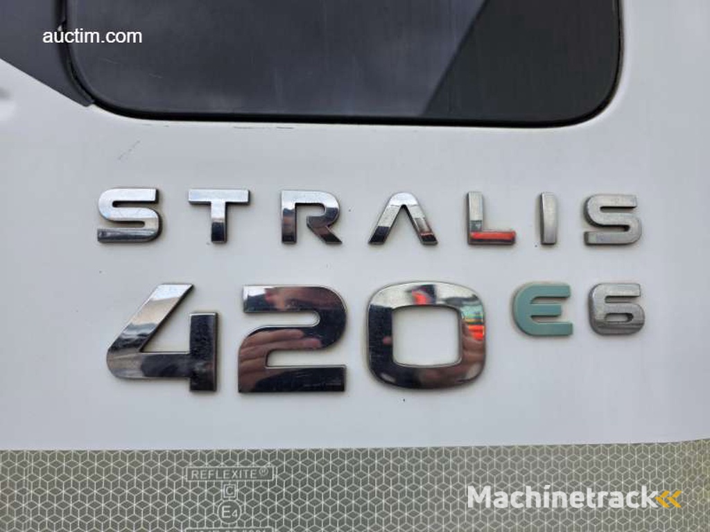 Iveco Stralis 420 Standard tractor 2014