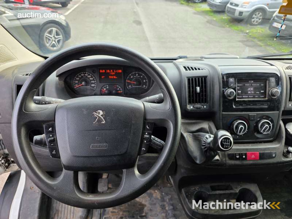 Peugeot  Boxer 2020 bestelwagen met open laadbak