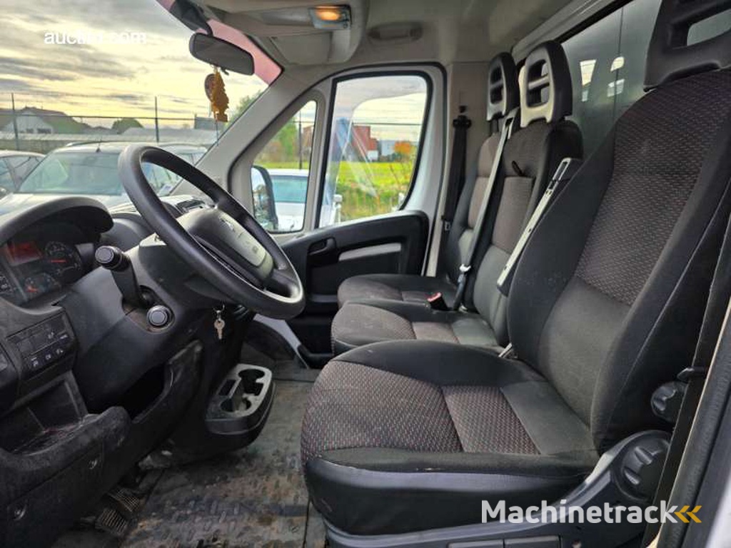 Peugeot  Boxer 2020 bestelwagen met open laadbak