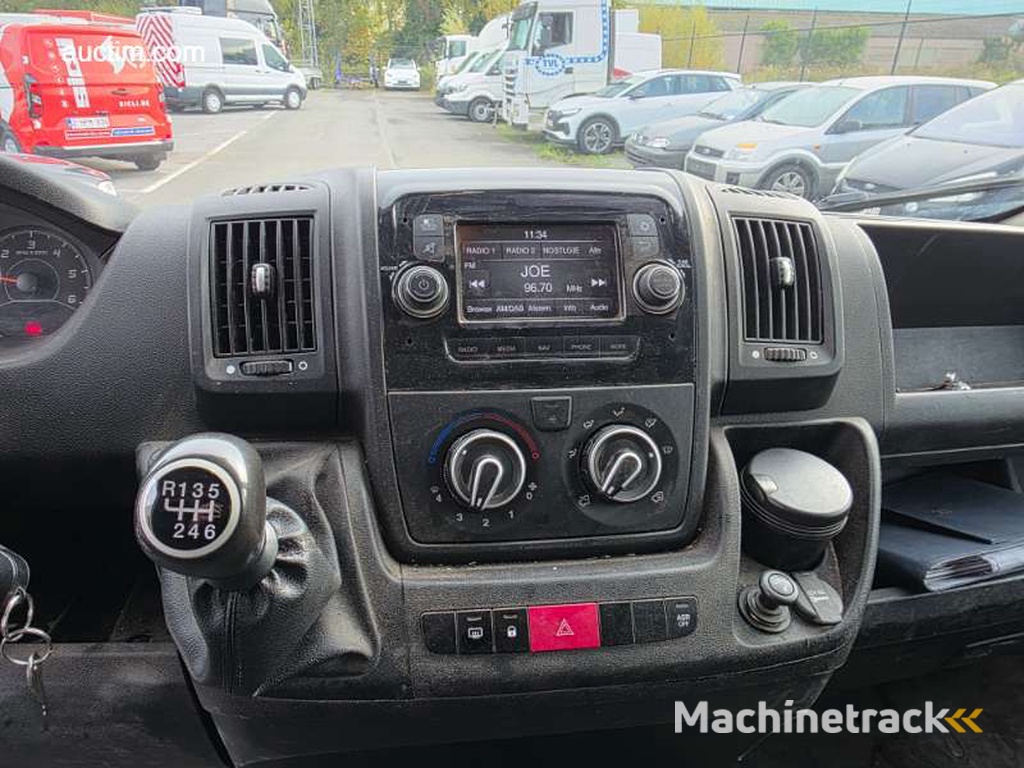 Peugeot  Boxer 2020 bestelwagen met open laadbak