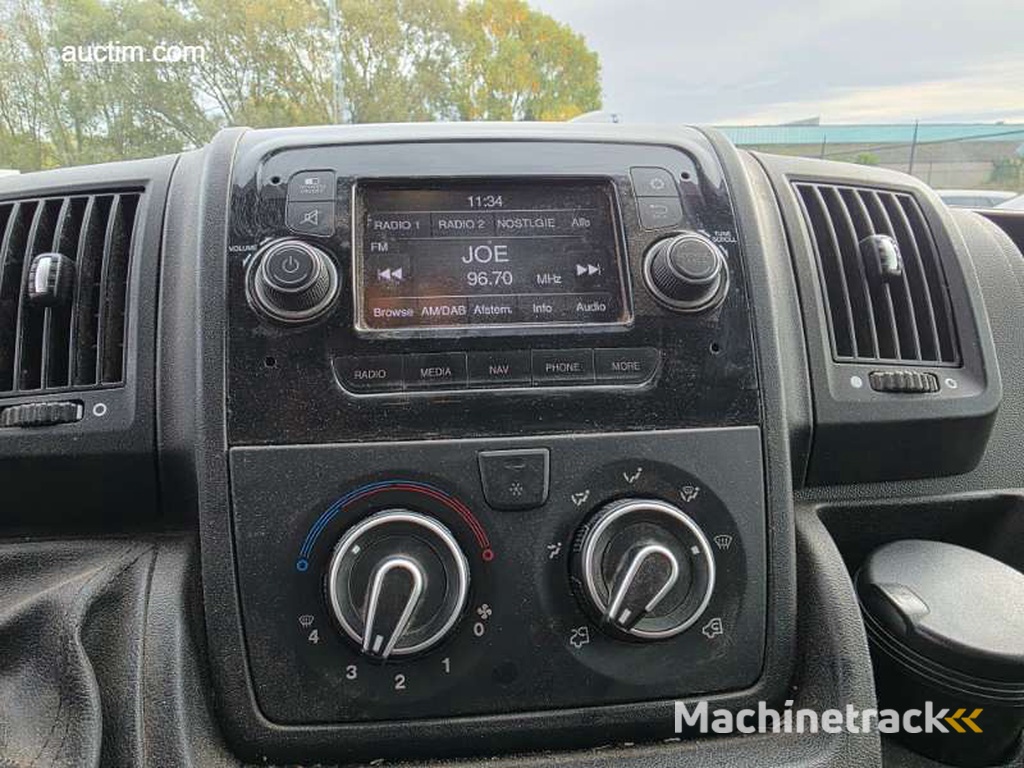 Peugeot  Boxer 2020 bestelwagen met open laadbak