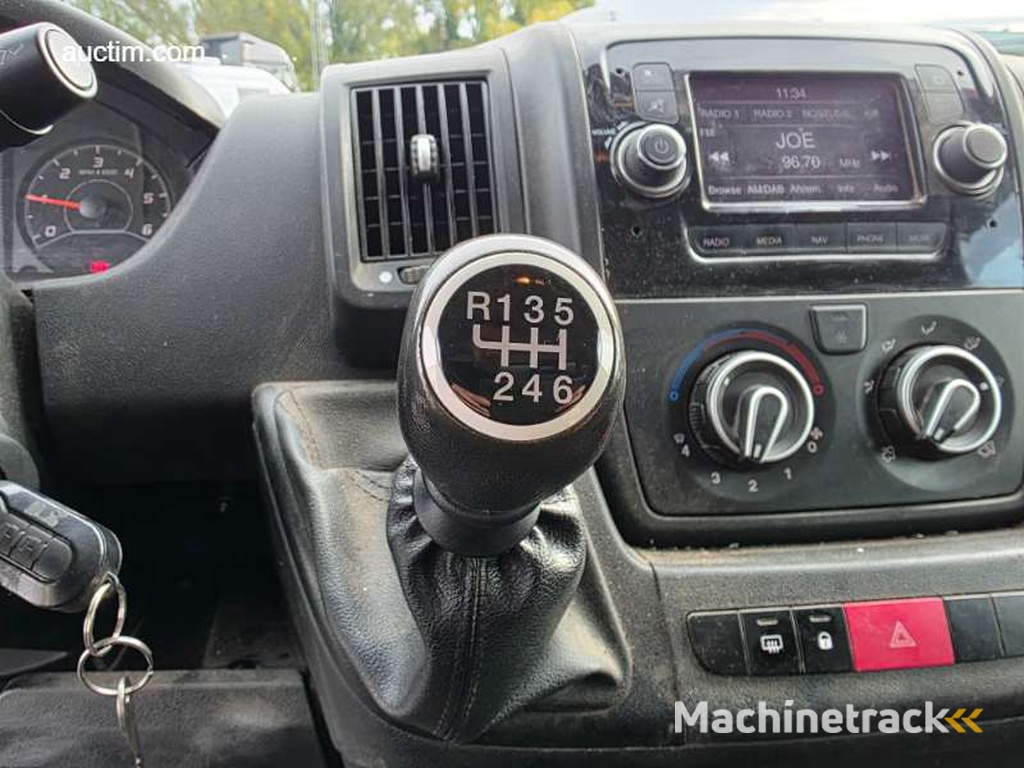 Peugeot  Boxer 2020 bestelwagen met open laadbak