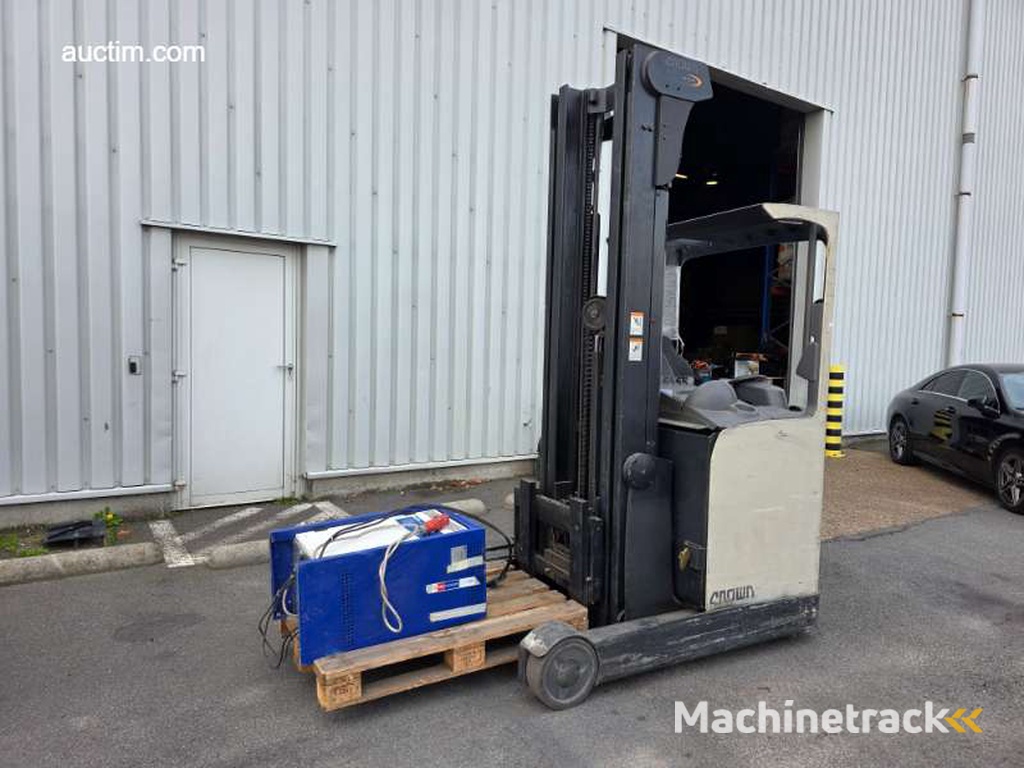 Crown ESR 4500Series Elektrische reachtruck Niet..