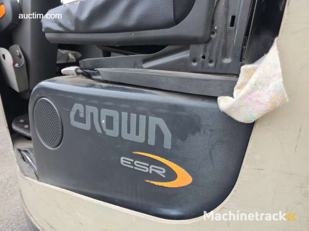 Crown ESR 4500Series Elektrische reachtruck Niet..