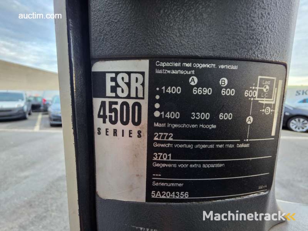 Crown ESR 4500Series Elektrische reachtruck Niet..