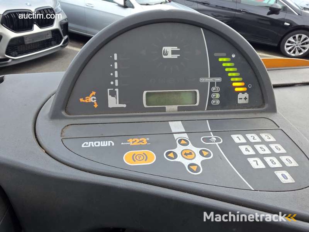 Crown ESR S2000Series Elektrische reachtruck Niet.