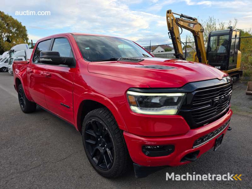 Dodge  RAM 1500 Laramie Crew Cab Night Edition...