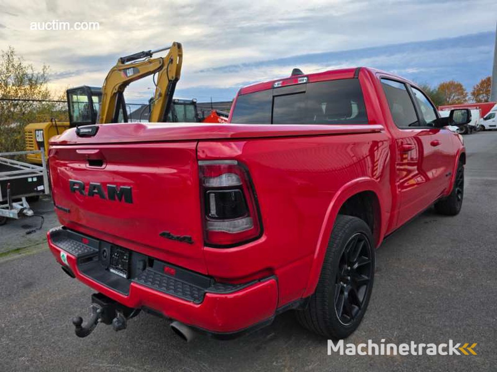 Dodge  RAM 1500 Laramie Crew Cab Night Edition...