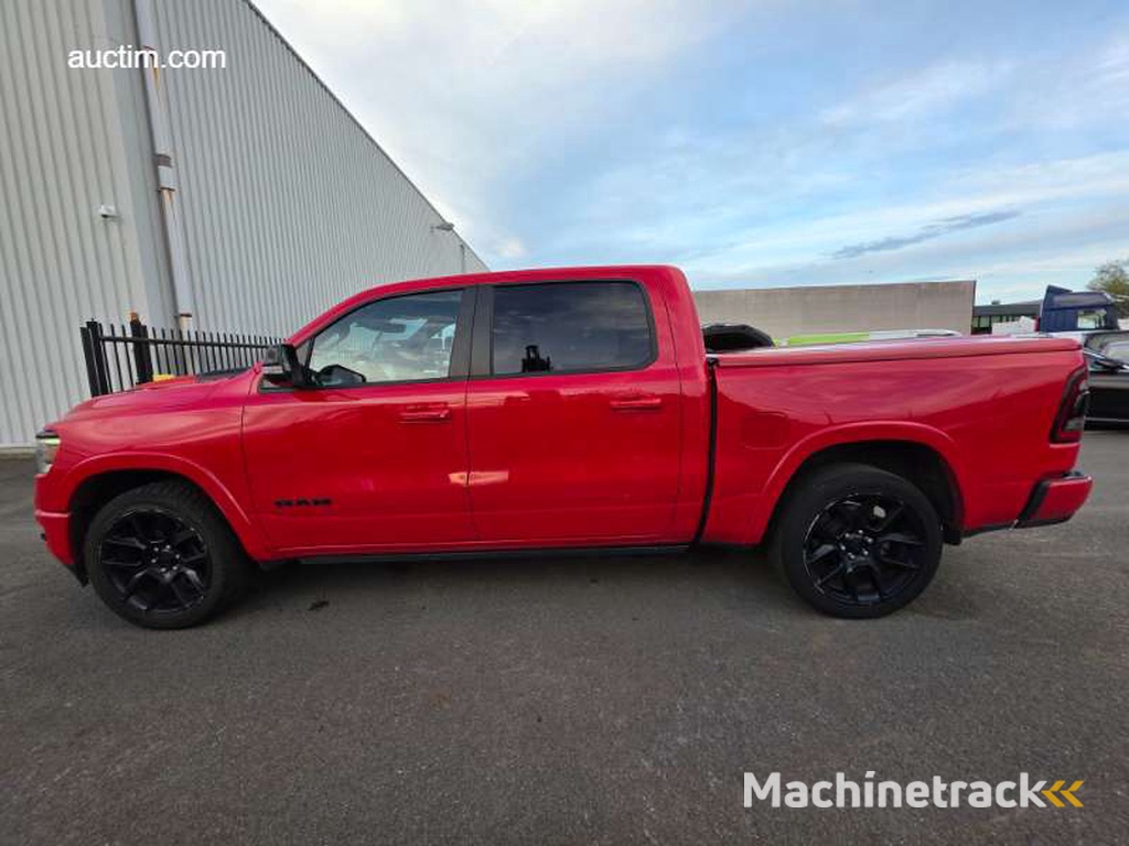 Dodge  RAM 1500 Laramie Crew Cab Night Edition...