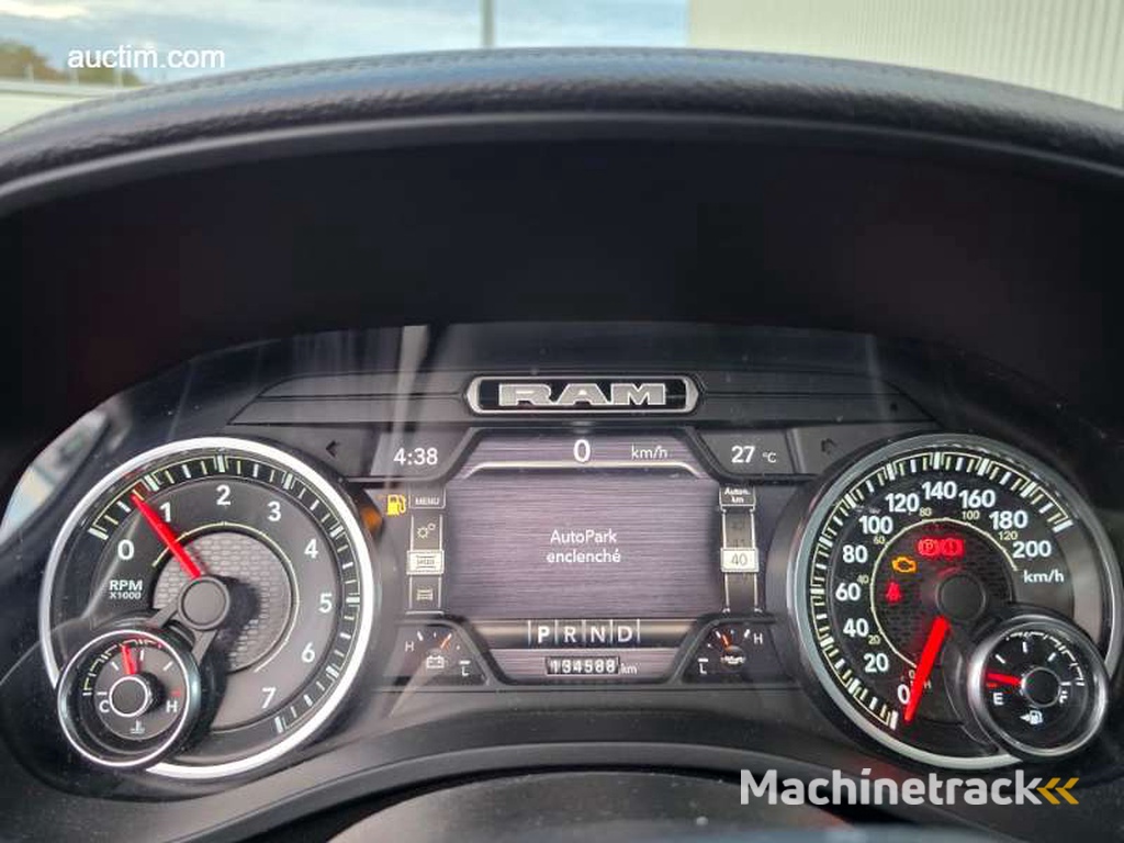 Dodge  RAM 1500 Laramie Crew Cab Night Edition...