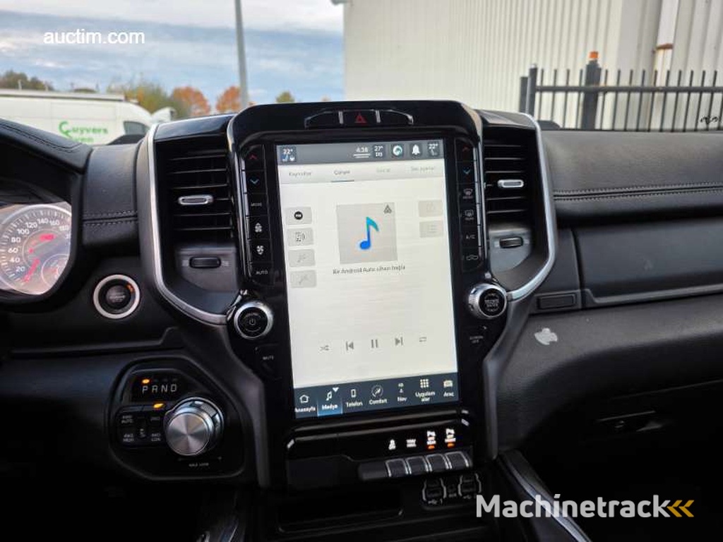 Dodge  RAM 1500 Laramie Crew Cab Night Edition...