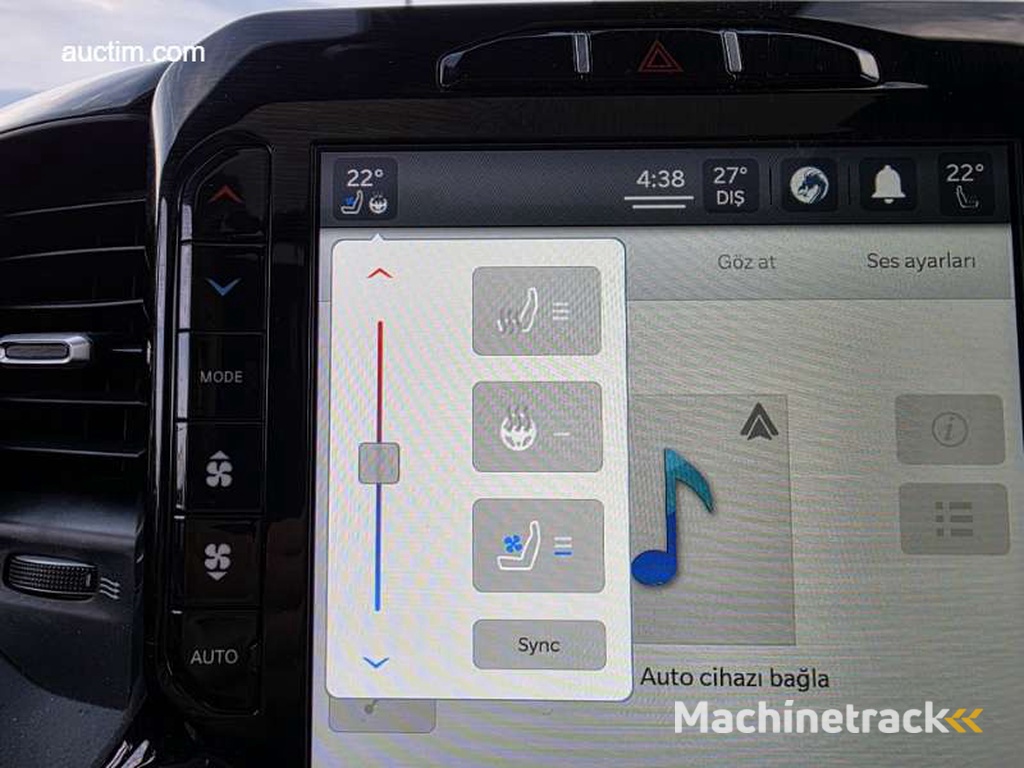 Dodge  RAM 1500 Laramie Crew Cab Night Edition...