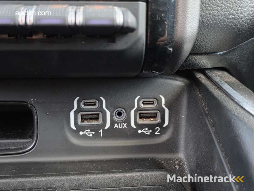 Dodge  RAM 1500 Laramie Crew Cab Night Edition...