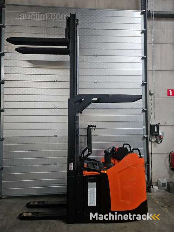 Toyota SPE140L elektrische stapelaar