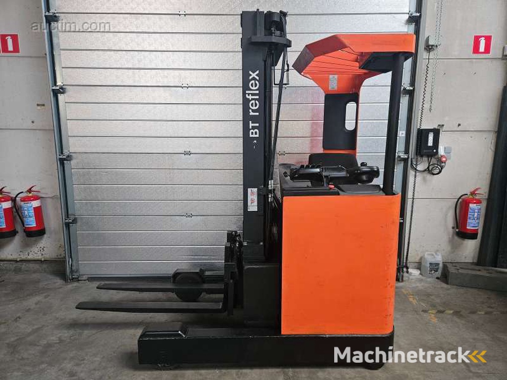 Toyota RRE140MC electric reach truck