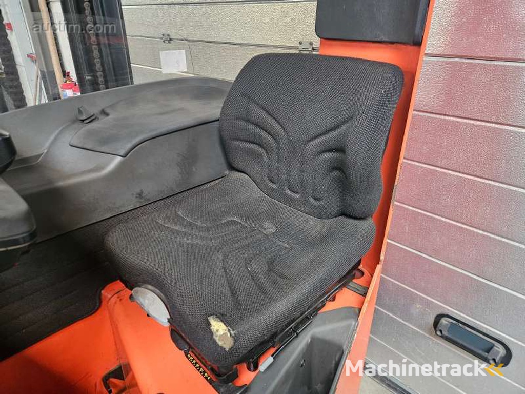 Toyota RRE140MC electric reach truck