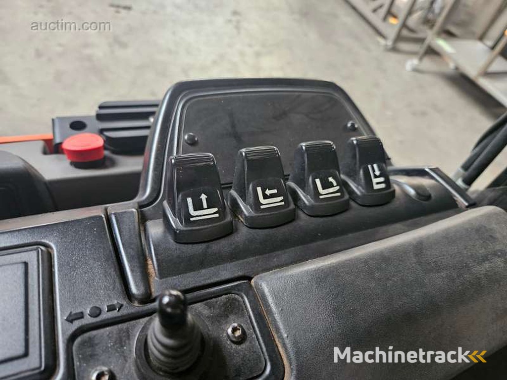 Toyota RRE140MC electric reach truck