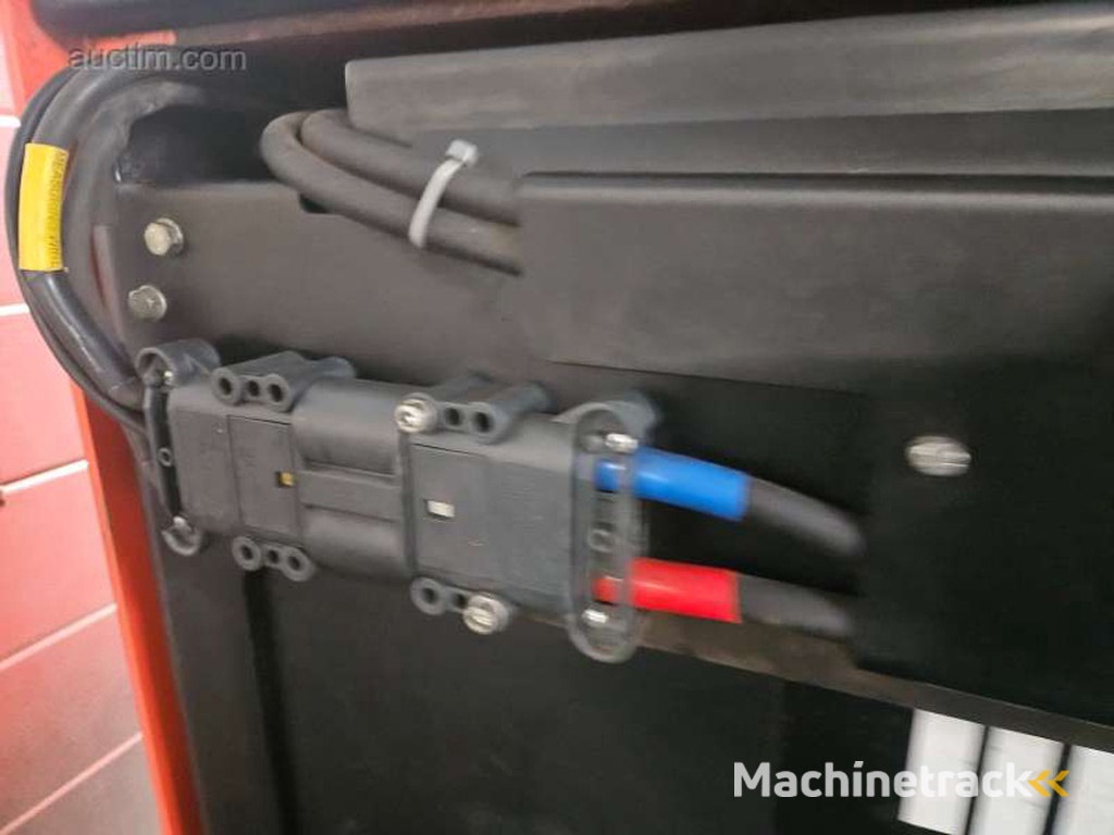 Toyota RRE140MC electric reach truck