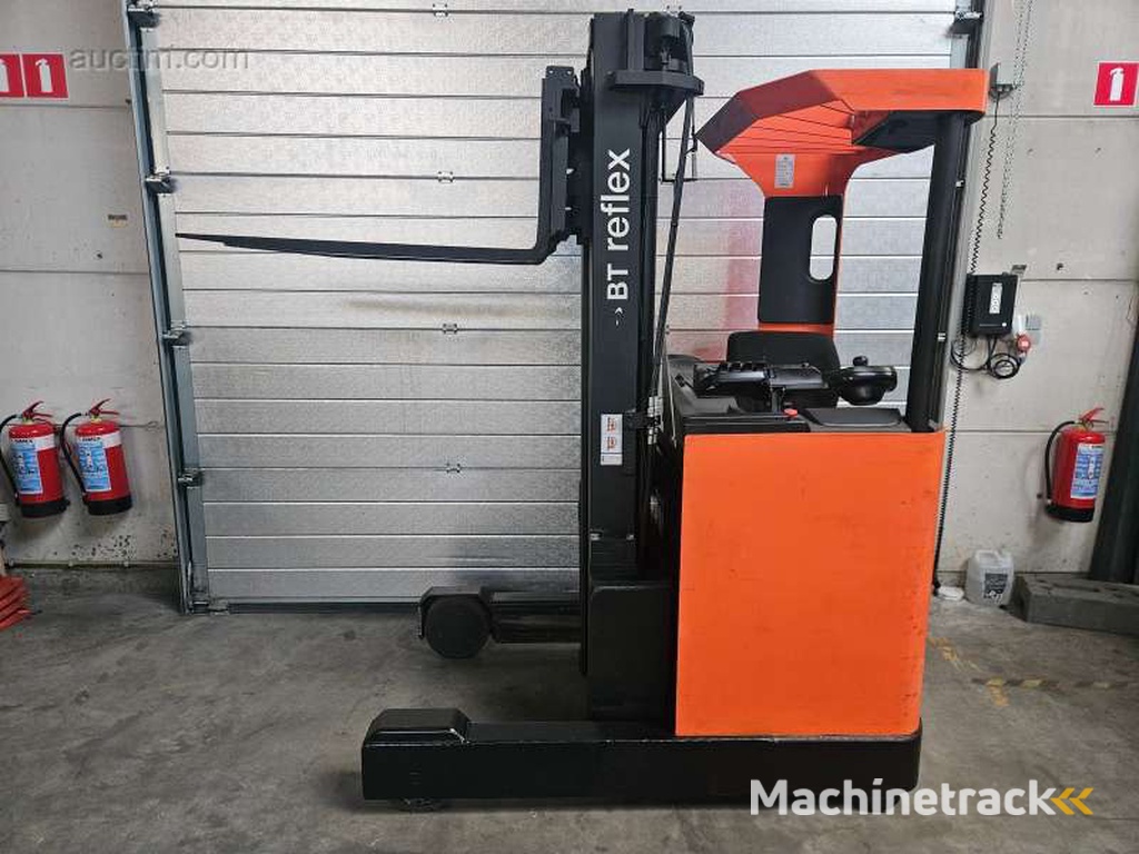 Toyota RRE140MC electric reach truck