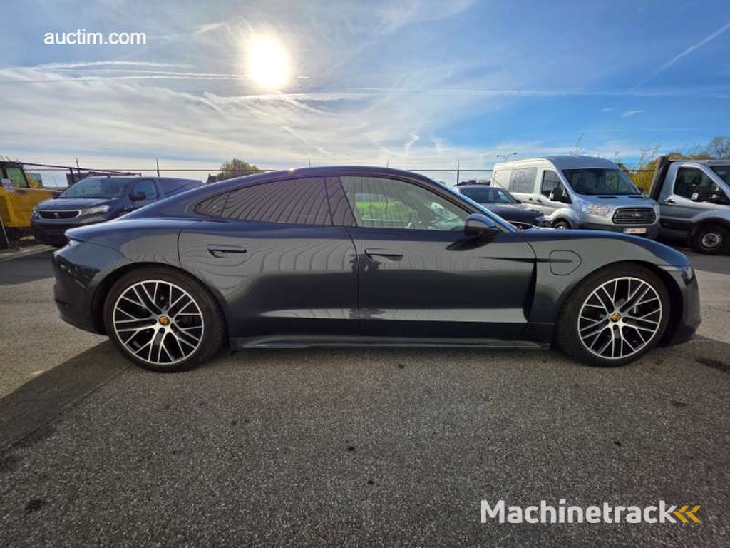 Porsche Taycan