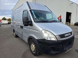 Minituur van Iveco Daily 35S 3.0 Agile 2010 Gesloten...