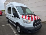 Minituur van Ford Transit 2015 Gesloten bestelwagen