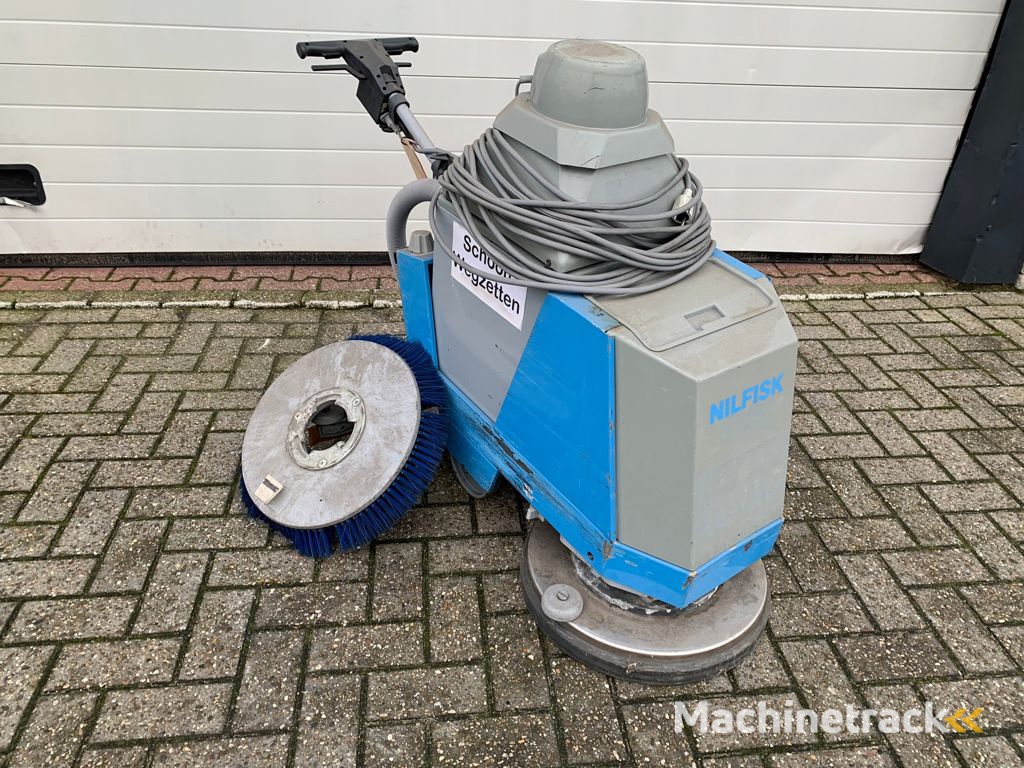 Nilfisk C51 SCHROB-ZUIGMACHINE