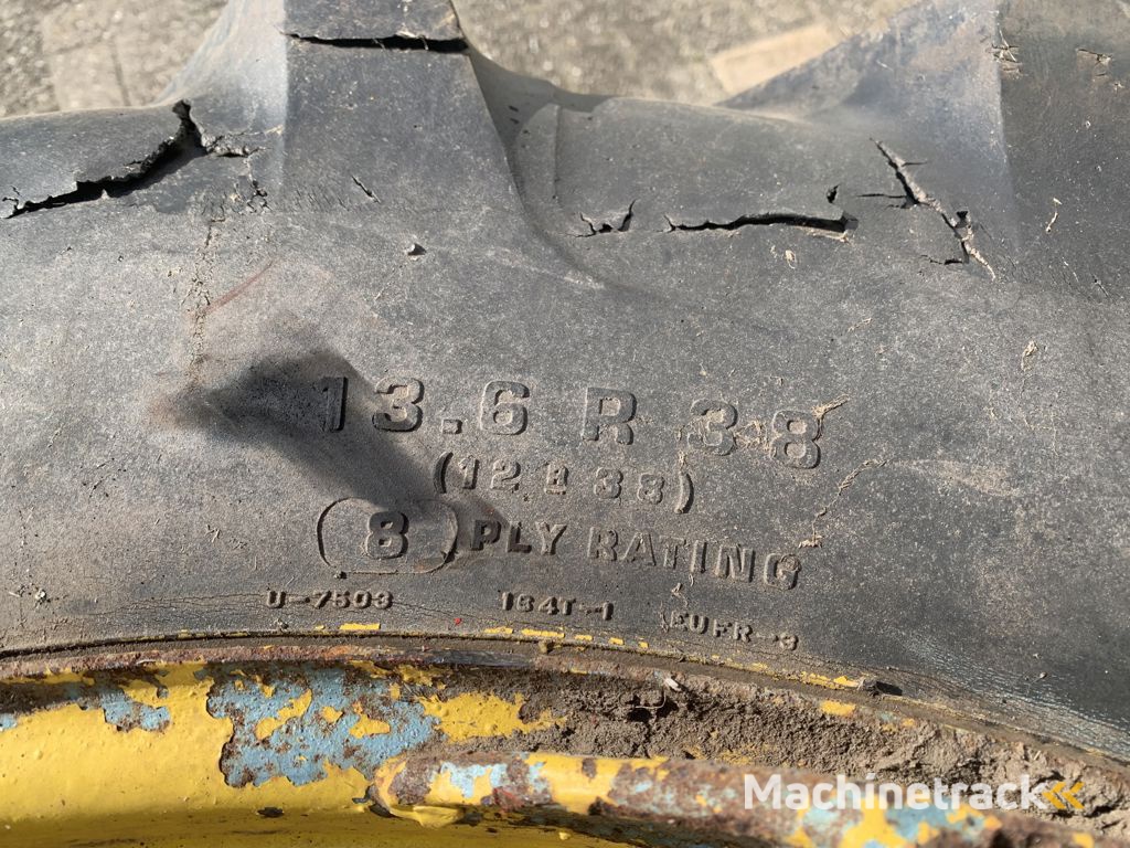 Vredestein 13.6R38 DUBBELLUCHT