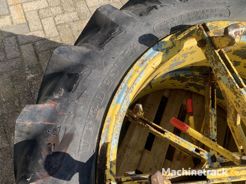 Vredestein 13.6R38 DUBBELLUCHT