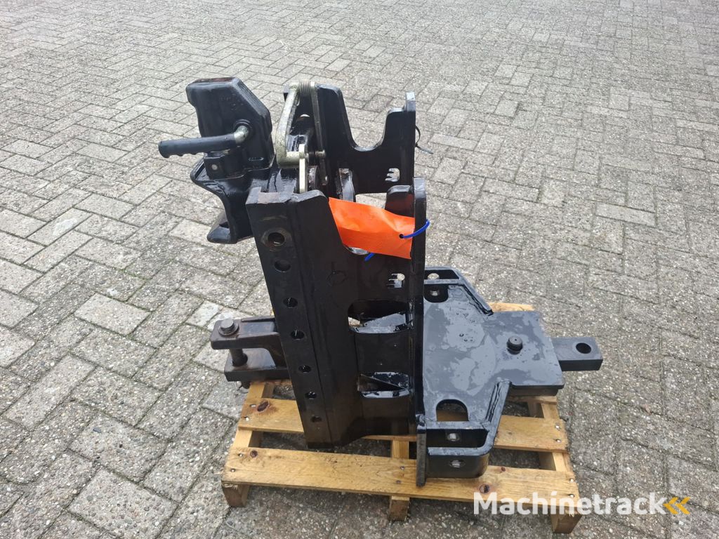 Massey Ferguson 5400-SERIE TREKHAAKFRAME