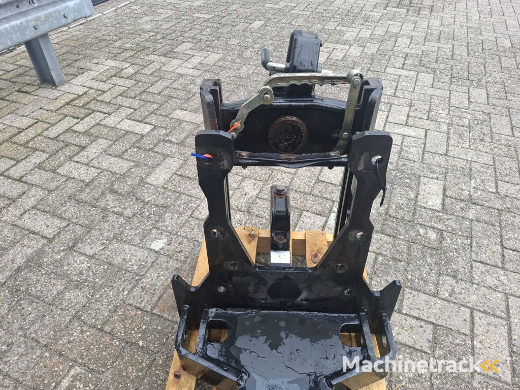 Massey Ferguson 5400-SERIE TREKHAAKFRAME