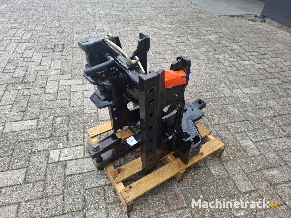 Massey Ferguson 5400-SERIE TREKHAAKFRAME