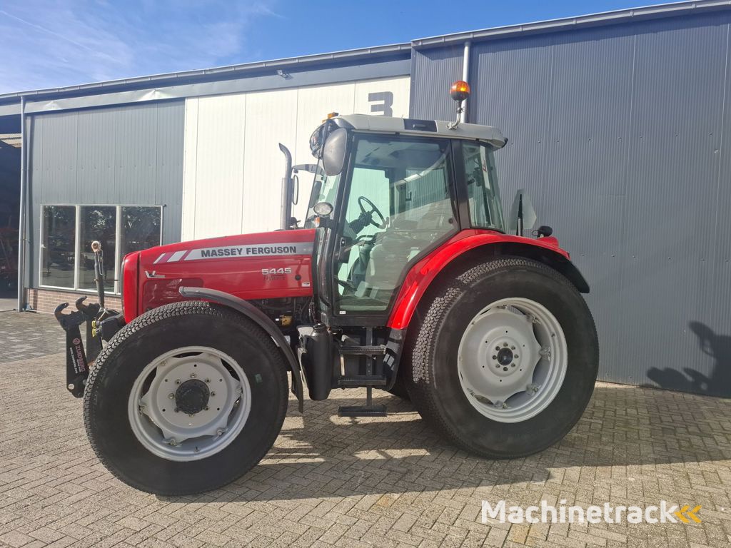 Massey Ferguson 5445 DYNA-4