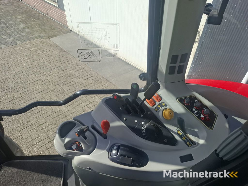 Massey Ferguson 5445 DYNA-4