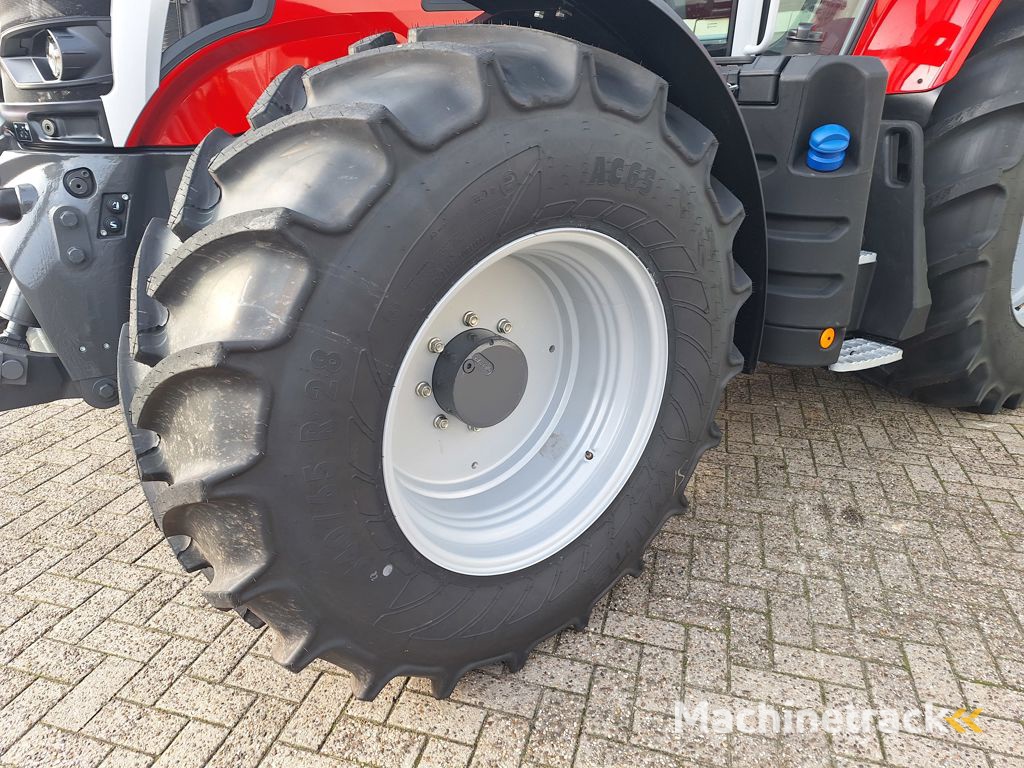 Massey Ferguson 6S.155 DYNA-6 EXCLUSIVE