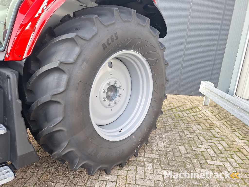 Massey Ferguson 6S.155 DYNA-6 EXCLUSIVE
