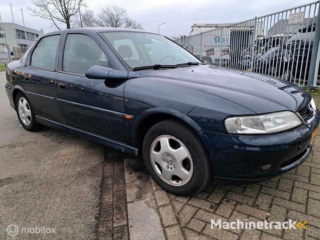 Opel Vectra 1.8-16V Sport Edition II